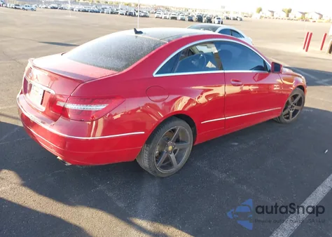 2010 Mercedes-Benz E 350 z USA, uszkodzony, nr VIN WDDKJ5GB3AF043066